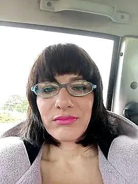 Snapshot of Emyly83 chatting on 10-21-25, 10:03 Emyly83 online show from 10-21-25, 10:03