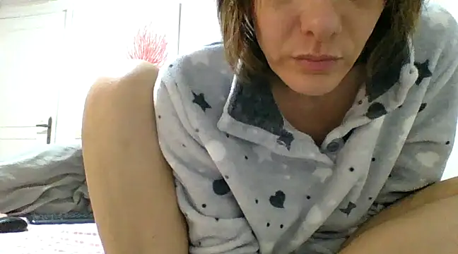 Snapshot of Emyly83 chatting on 03-09-25, 10:08 Emyly83 online show from 03-09-25, 10:08