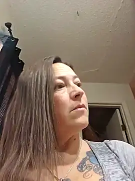 Snapshot of angelbaby1998 chatting on 01-11-25, 10:40 angelbaby1998 online show from 01-11-25, 10:40