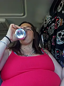 Snapshot of angelbaby1998 chatting on 10-13-25, 07:15 angelbaby1998 online show from 10-13-25, 07:15