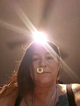 Snapshot of angelbaby1998 chatting on 09-10-25, 03:49 angelbaby1998 online show from 09-10-25, 03:49