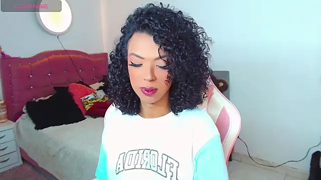 Snapshot of Tanedra_collings chatting on 04-23-26, 01:56 Tanedra collings online show from 04-23-26, 01:56