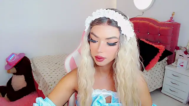 Snapshot of Tanedra_collings chatting on 10-10-25, 04:13 Tanedra collings online show from 10-10-25, 04:13