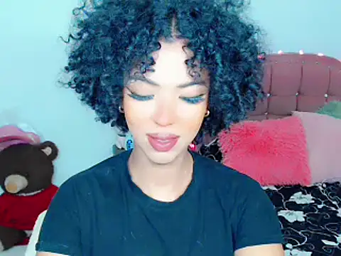 Snapshot of Tanedra_collings chatting on 03-18-25, 03:23 Tanedra collings online show from 03-18-25, 03:23
