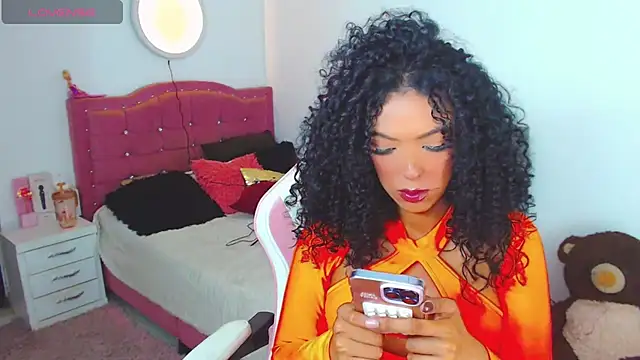 Snapshot of Tanedra_collings chatting on 04-30-26, 01:45 Tanedra collings online show from 04-30-26, 01:45