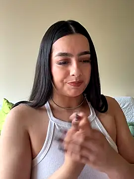 Snapshot of Nicollemays chatting on 10-08-25, 02:18 Nicollemays online show from 10-08-25, 02:18