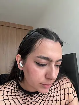 Nicollemays online show from 04-02-26, 06:14