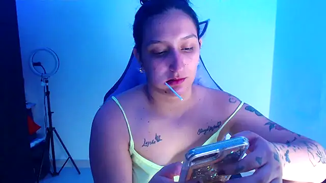 Snapshot of liz_dirty chatting on 09-10-25, 11:04 liz dirty online show from 09-10-25, 11:04