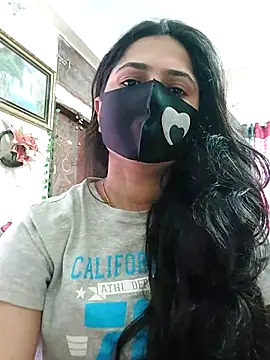 Snapshot of Suvosri chatting on 03-12-25, 04:08 Suvosri online show from 03-12-25, 04:08