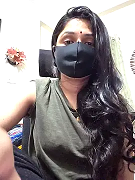 Snapshot of Suvosri chatting on 04-19-26, 05:36 Suvosri online show from 04-19-26, 05:36