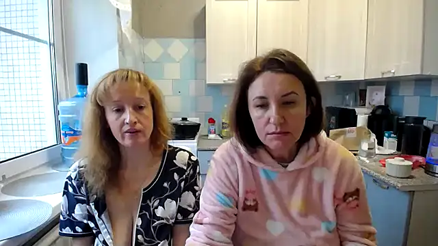 Snapshot of DonnaMagdalena chatting on 10-22-25, 07:08 DonnaMagdalena online show from 10-22-25, 07:08