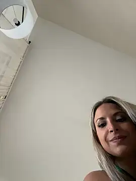 Snapshot of Cute_Anissa chatting on 10-15-25, 02:03 Cute Anissa online show from 10-15-25, 02:03