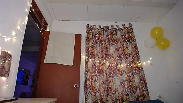 Snapshot of yselahot chatting on 03-18-25, 02:17 yselahot online show from 03-18-25, 02:17