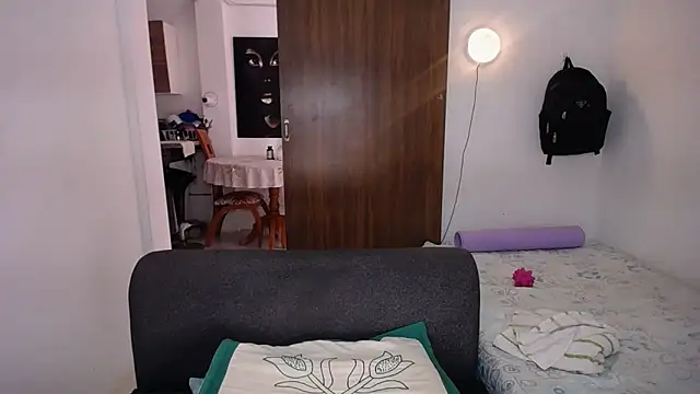 yselahot online show from 06-19-26, 02:23