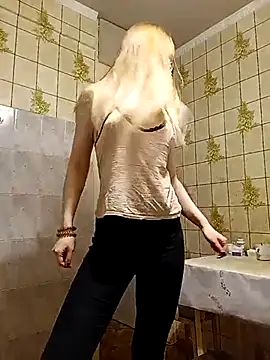 Snapshot of _Sweet_Love_ chatting on 02-17-25, 03:55 Sweet Love online show from 02-17-25, 03:55