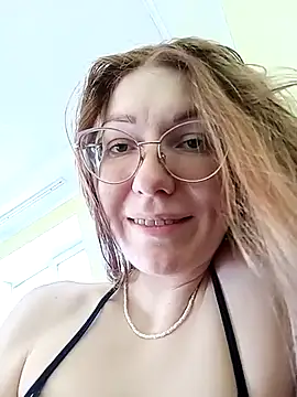 Snapshot of _Sweet_Love_ chatting on 03-22-25, 11:32 Sweet Love online show from 03-22-25, 11:32