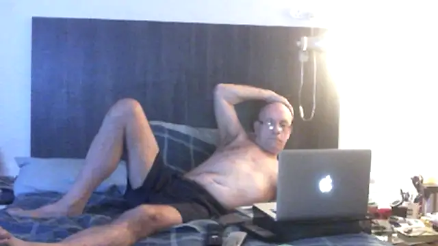 Snapshot of dazuk4513 chatting on 07-06-26, 10:23 dazuk4513 online show from 07-06-26, 10:23