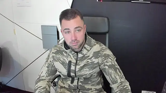 Snapshot of DuncanStone chatting on 03-08-25, 05:07 DuncanStone online show from 03-08-25, 05:07