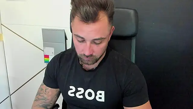 Snapshot of DuncanStone chatting on 02-04-25, 11:27 DuncanStone online show from 02-04-25, 11:27