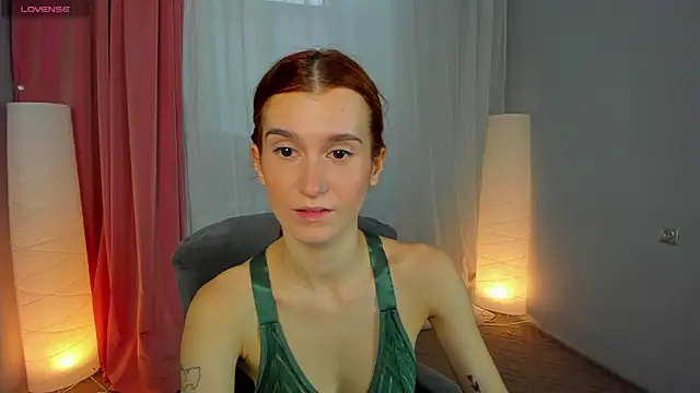 Snapshot of Sally_Biscuit chatting on 02-21-25, 10:28 Sally Biscuit online show from 02-21-25, 10:28