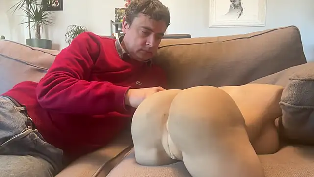 freddy0222222 online show from 04-08-26, 10:50