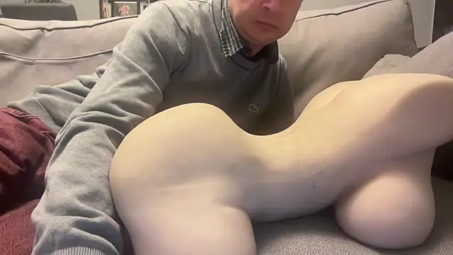 freddy0222222 online show from 03-25-26, 08:19