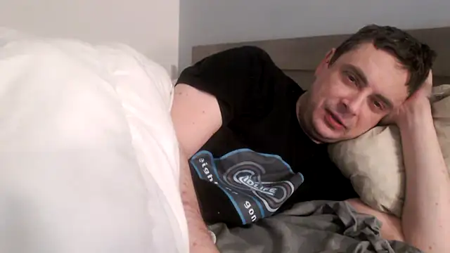 freddy0222222 online show from 02-10-26, 10:42