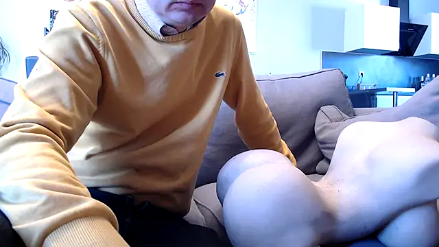 freddy0222222 online show from 04-15-26, 11:05