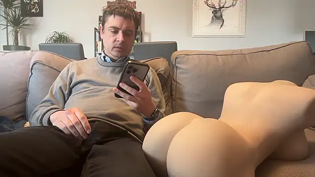 freddy0222222 online show from 03-10-26, 12:20