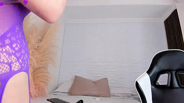 CamileHolmes online show from 07-13-26, 06:02