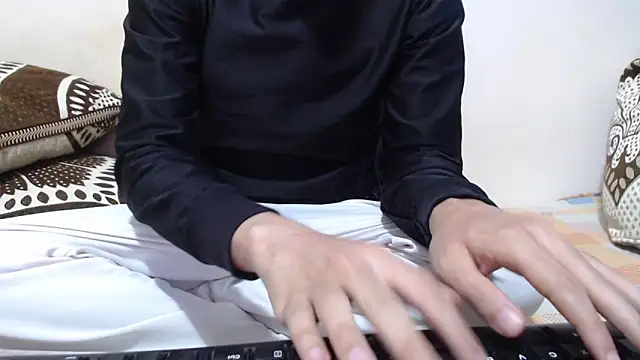 Alexdelarge323 online show from 04-07-26, 03:58