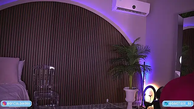 Dakota Lee online show from 10-24-25, 03:05