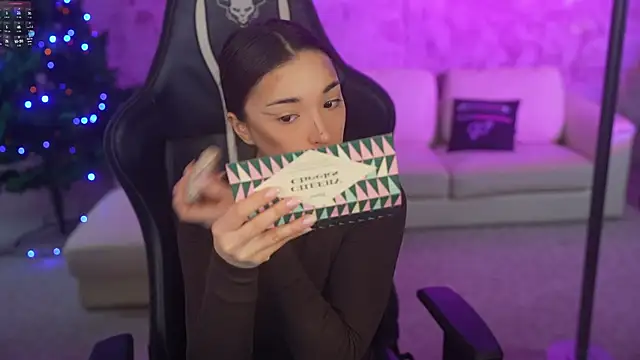 Jasmine Flow online show from 12-17-25, 08:19