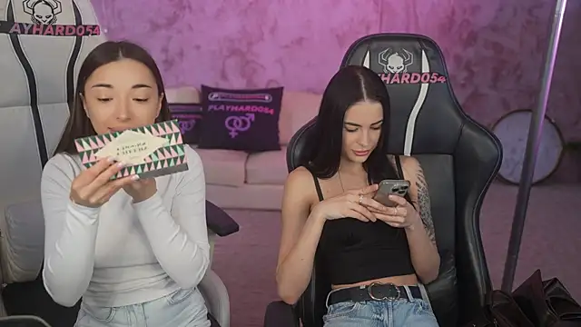 Jasmine Flow online show from 04-17-26, 07:33