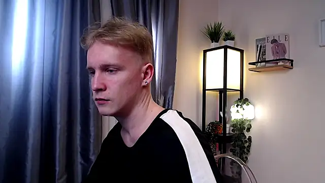 Snapshot of AlexxSweet chatting on 05-04-26, 04:49 AlexxSweet online show from 05-04-26, 04:49