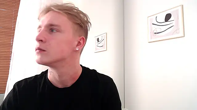Snapshot of AlexxSweet chatting on 05-24-26, 06:57 AlexxSweet online show from 05-24-26, 06:57