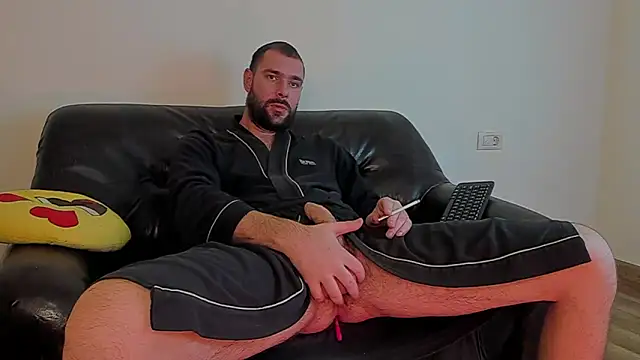 Snapshot of KingMalcom chatting on 10-05-25, 11:56 KingMalcom online show from 10-05-25, 11:56