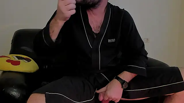 Snapshot of KingMalcom chatting on 10-27-25, 11:44 KingMalcom online show from 10-27-25, 11:44