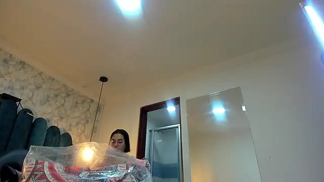 nalalye cruzz  online show from 04-18-26, 03:20