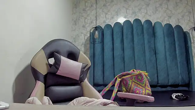 nalalye cruzz  online show from 09-10-25, 03:16