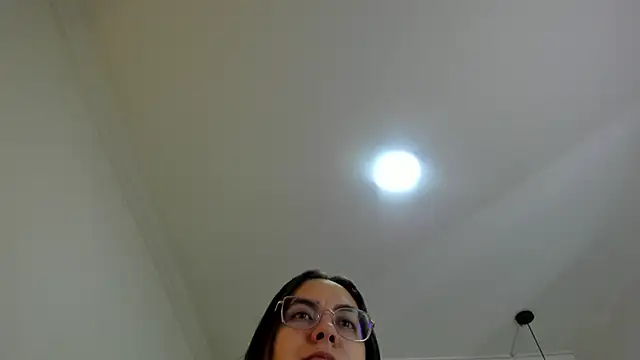 nalalye cruzz  online show from 04-19-26, 03:07