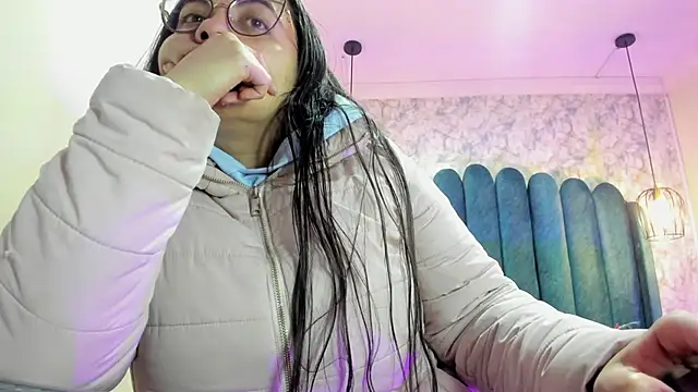 nalalye cruzz  online show from 09-12-25, 02:01