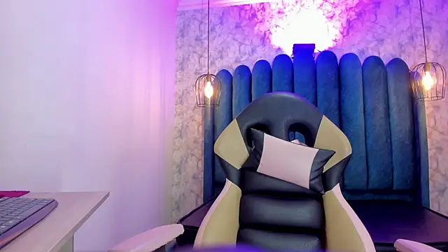 nalalye cruzz  online show from 10-29-25, 03:16