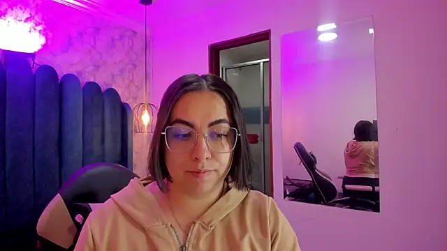 nalalye cruzz  online show from 04-09-26, 02:24