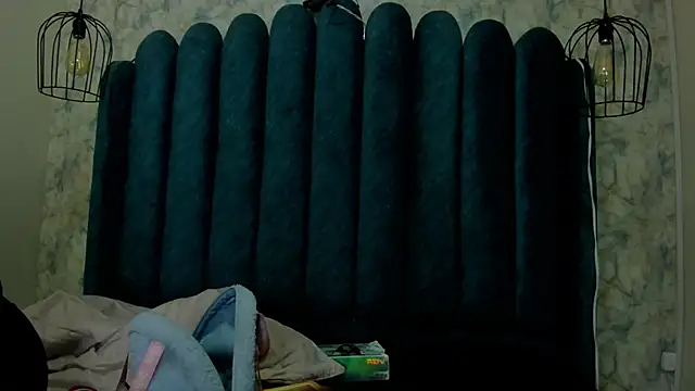 nalalye cruzz  online show from 06-04-26, 03:00