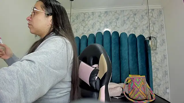 nalalye cruzz  online show from 10-16-25, 02:53