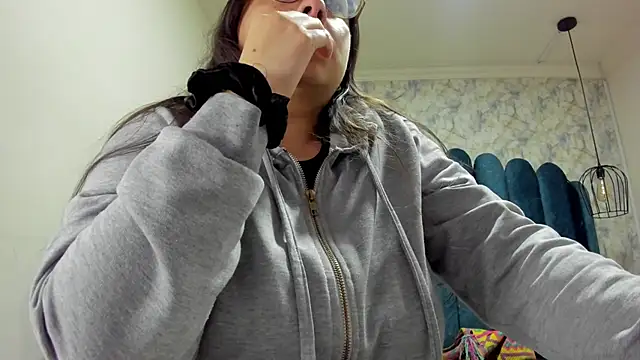 nalalye cruzz  online show from 09-25-25, 03:56