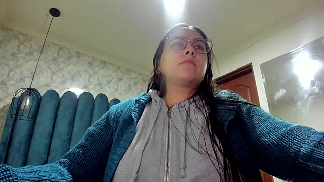 nalalye cruzz  online show from 10-15-25, 03:16