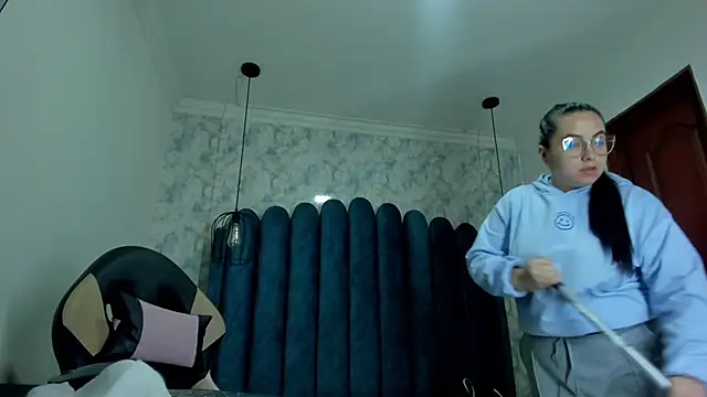 nalalye cruzz  online show from 10-13-25, 06:37