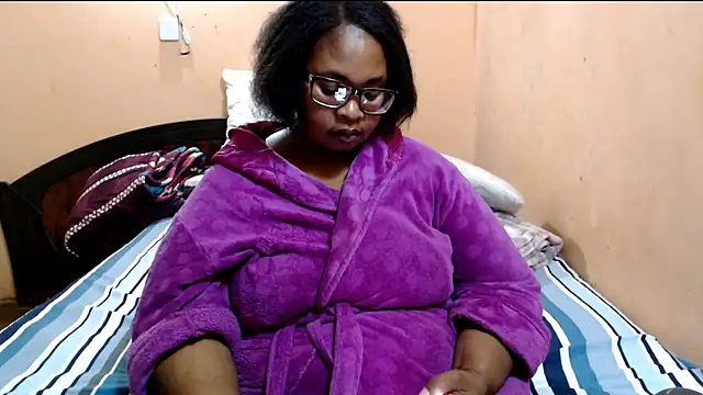 Snapshot of ZOQULUx chatting on 06-01-26, 05:23 ZOQULUx online show from 06-01-26, 05:23
